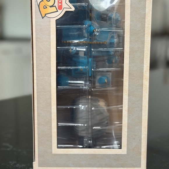 Funko Pop! Disneyland Sleeping Beauty Castle and Walt Disney NIB - Picture 5 of 6